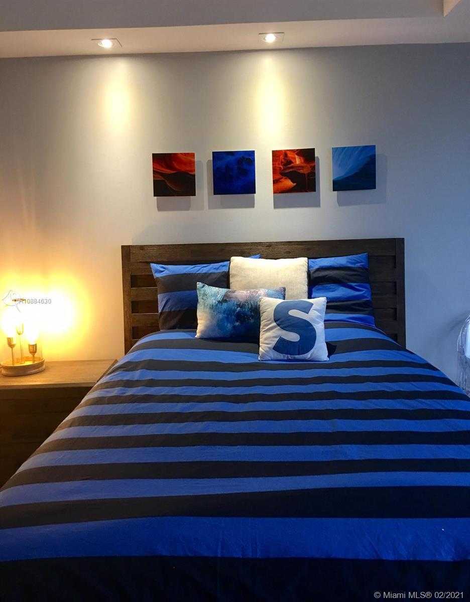 Small Image of 201 CRANDON BLVD #900, Key Biscayne Number 22