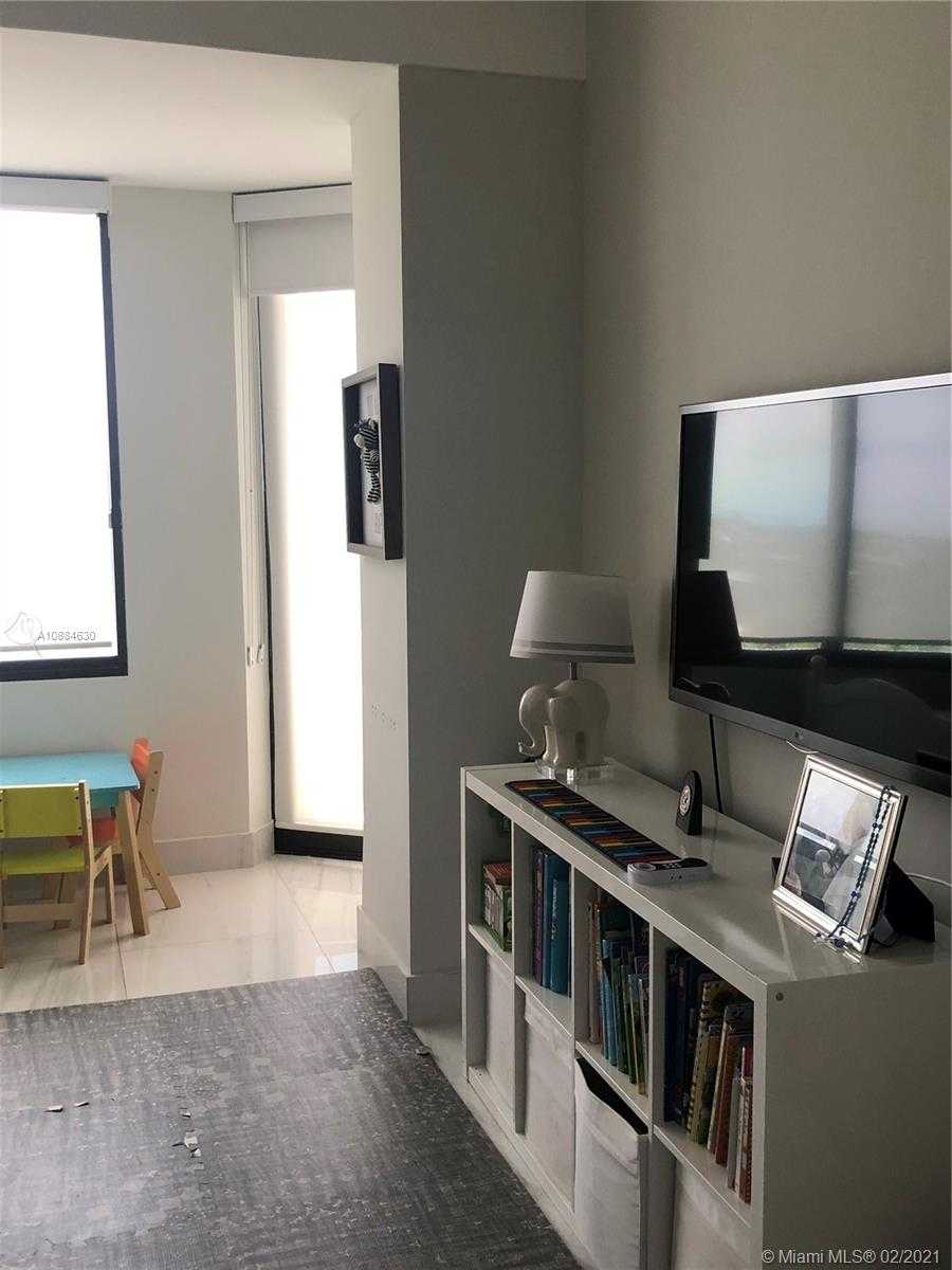 Small Image of 201 CRANDON BLVD #900, Key Biscayne Number 24