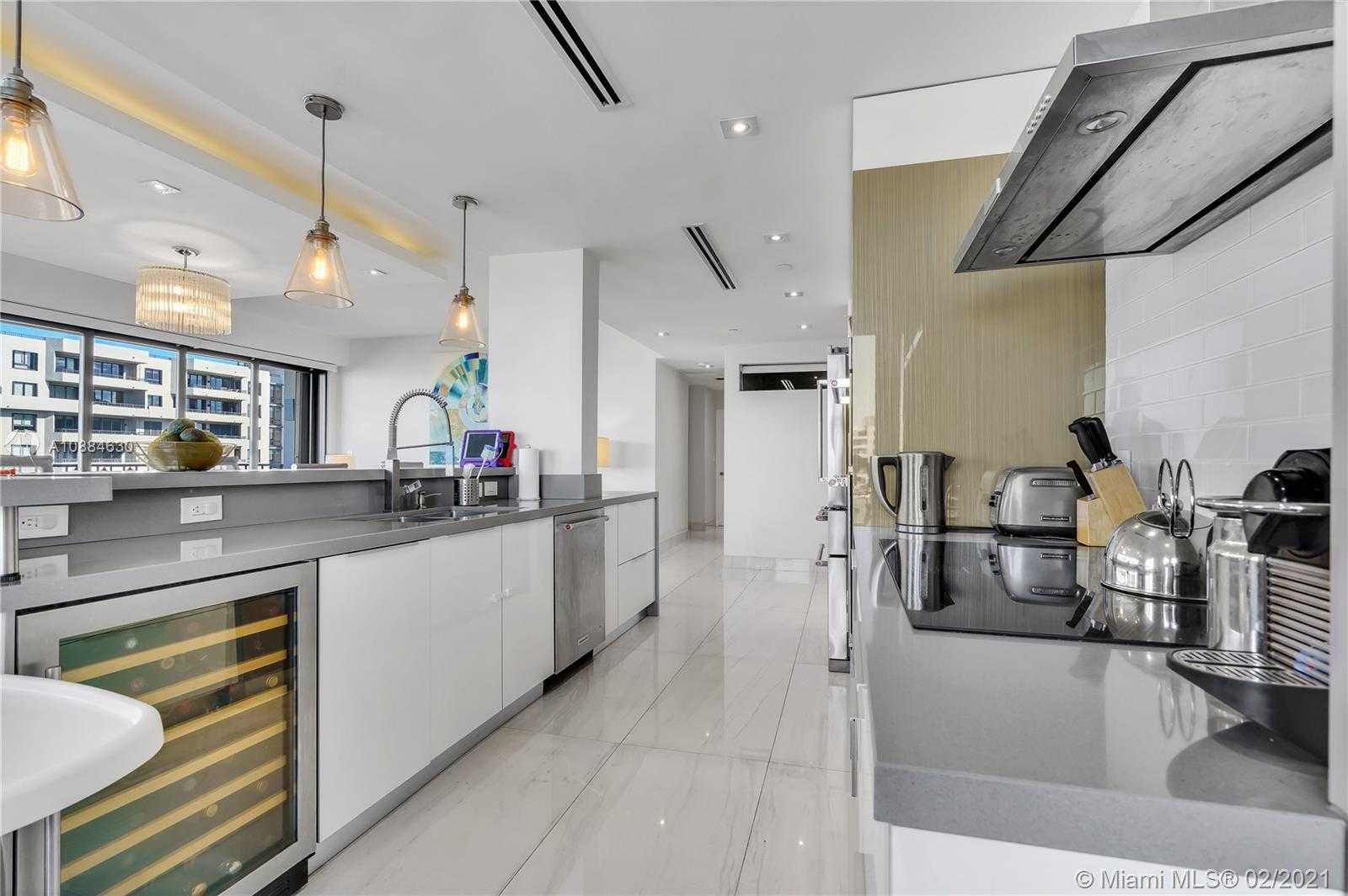 Small Image of 201 CRANDON BLVD #900, Key Biscayne Number 5