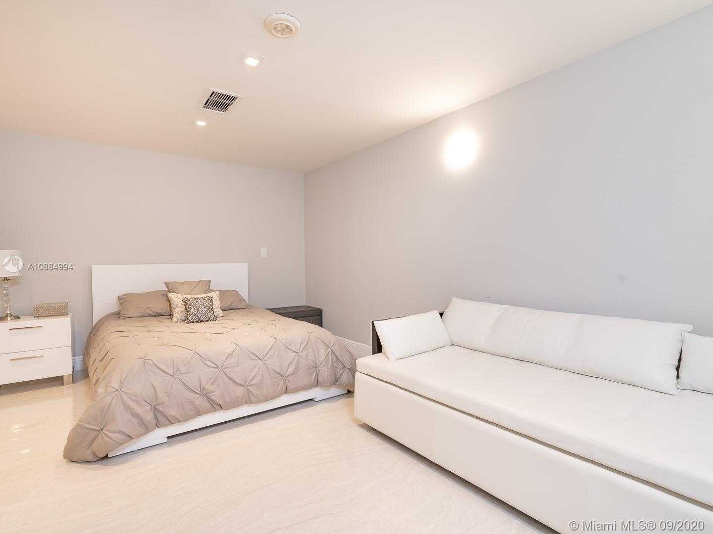 Small Image of 10155 COLLINS AVE #1106, Bal Harbour Number 19