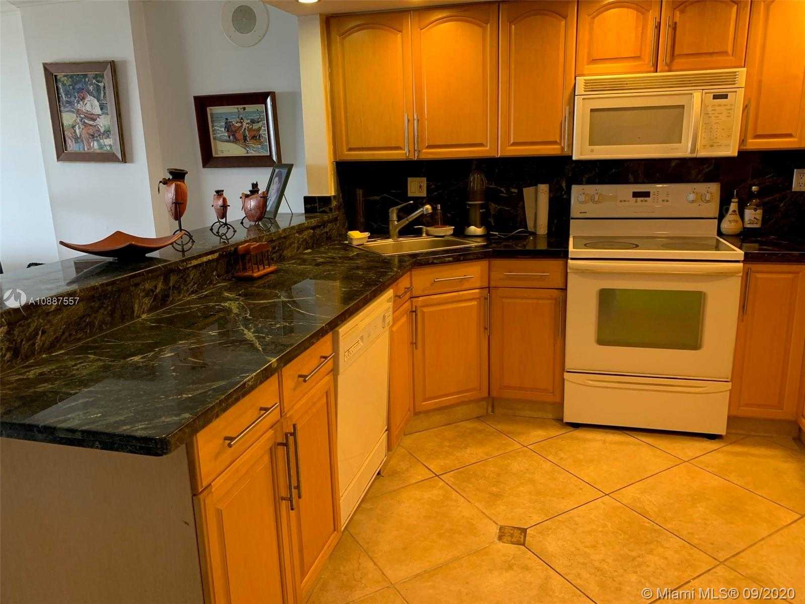 Small Image of 2625 COLLINS AV #1810, Miami Beach Number 14