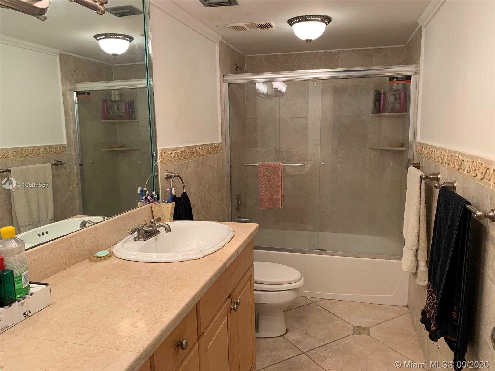Small Image of 2625 COLLINS AV #1810, Miami Beach Number 15