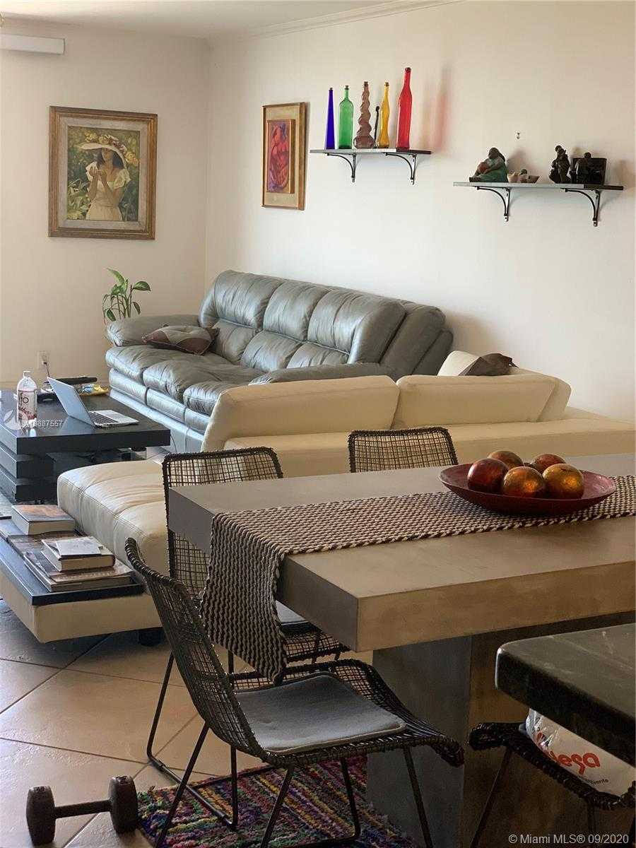 Small Image of 2625 COLLINS AV #1810, Miami Beach Number 8