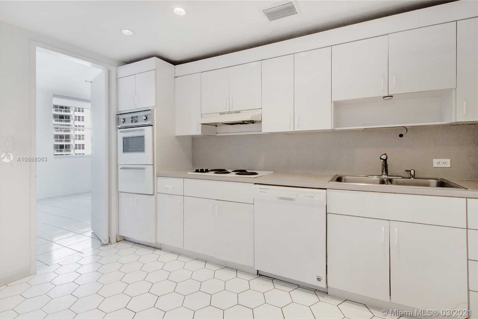 Small Image of 5055 COLLINS AVE #6A, Miami Beach Number 18