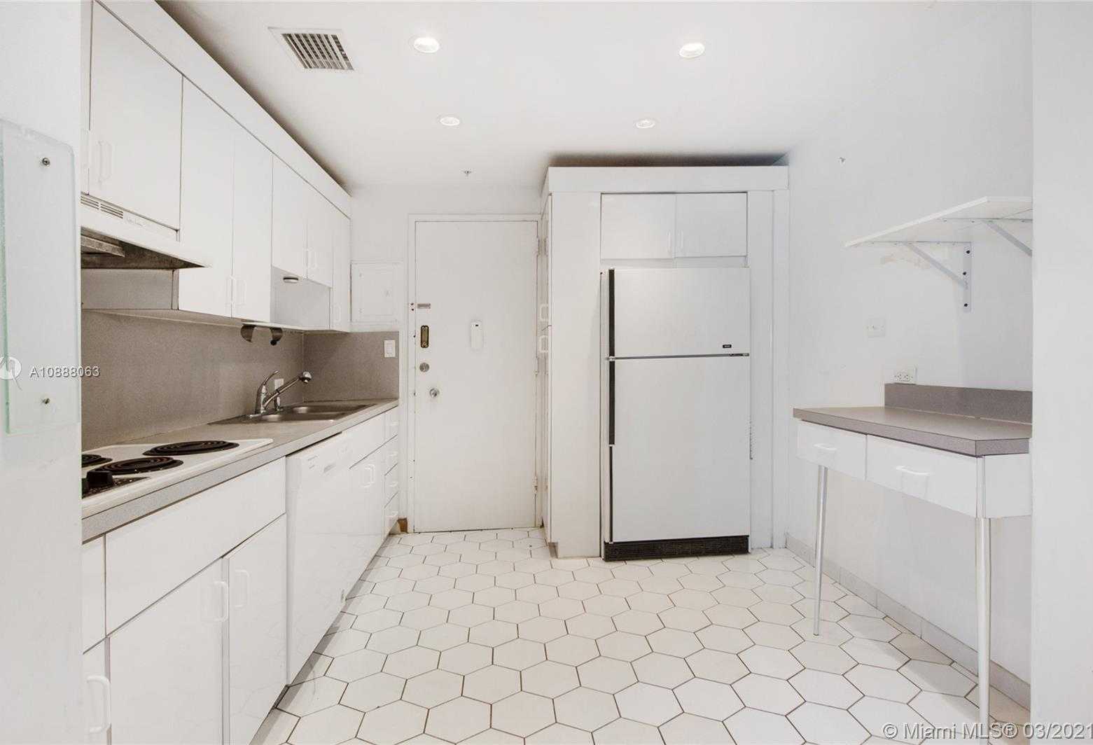 Small Image of 5055 COLLINS AVE #6A, Miami Beach Number 8