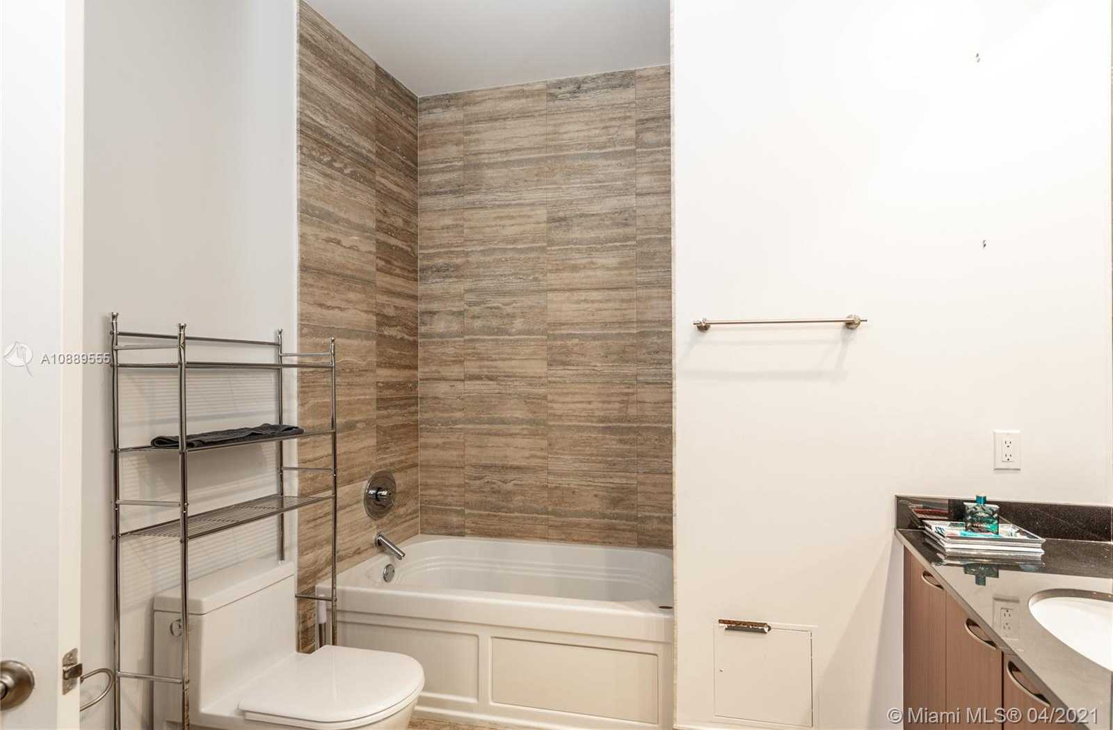 Small Image of 15901 COLLINS AVE #3405, Sunny Isles Beach Number 4