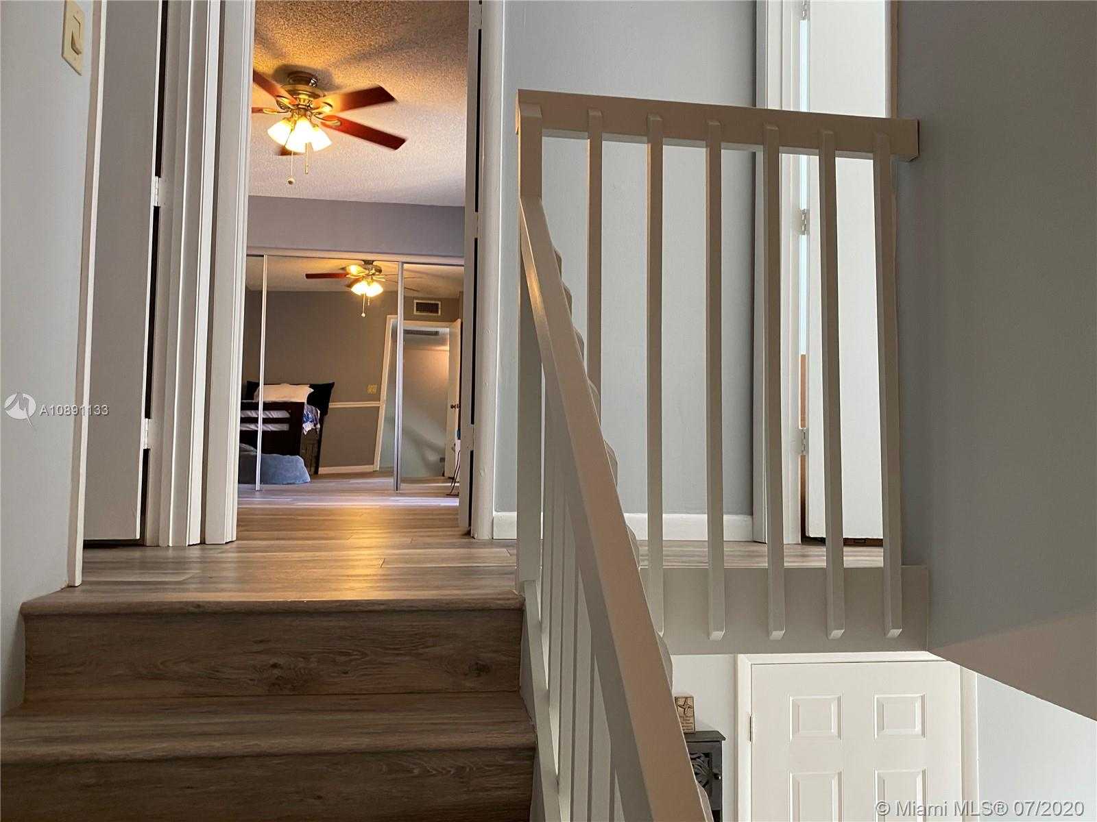 Small Image of 2542 CAMELOT CT #2542, Cooper City Number 12