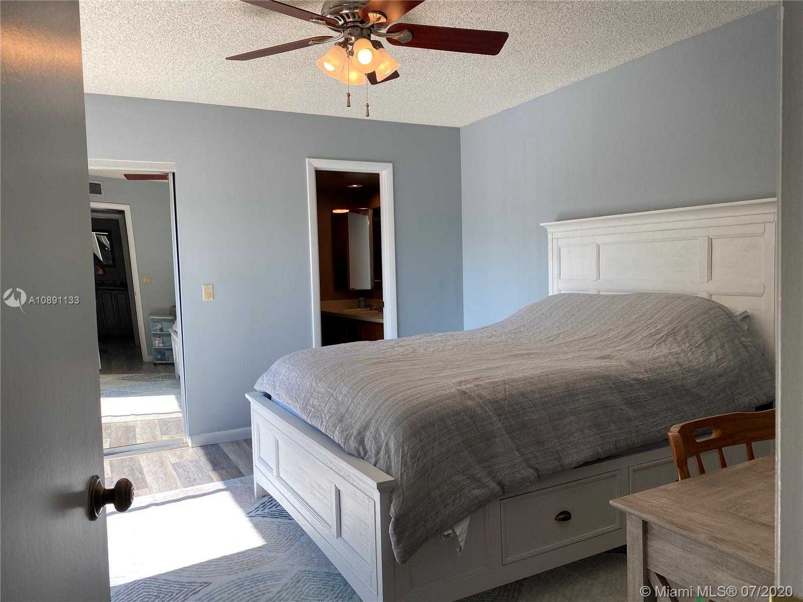 Small Image of 2542 CAMELOT CT #2542, Cooper City Number 14