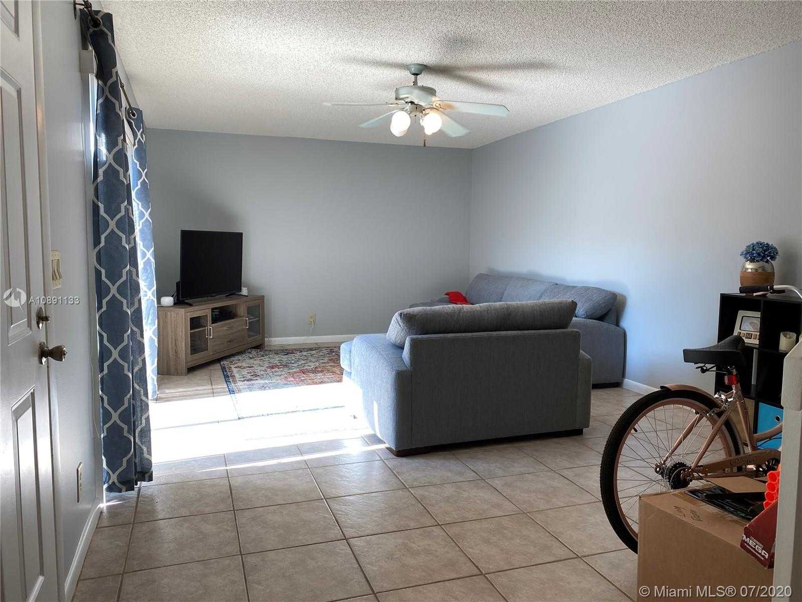 Small Image of 2542 CAMELOT CT #2542, Cooper City Number 3