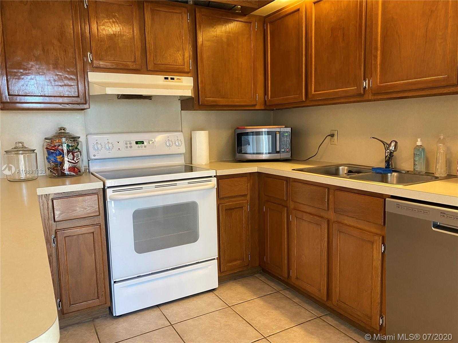 Small Image of 2542 CAMELOT CT #2542, Cooper City Number 6