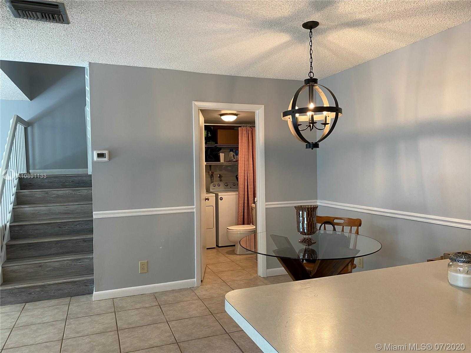 Small Image of 2542 CAMELOT CT #2542, Cooper City Number 8