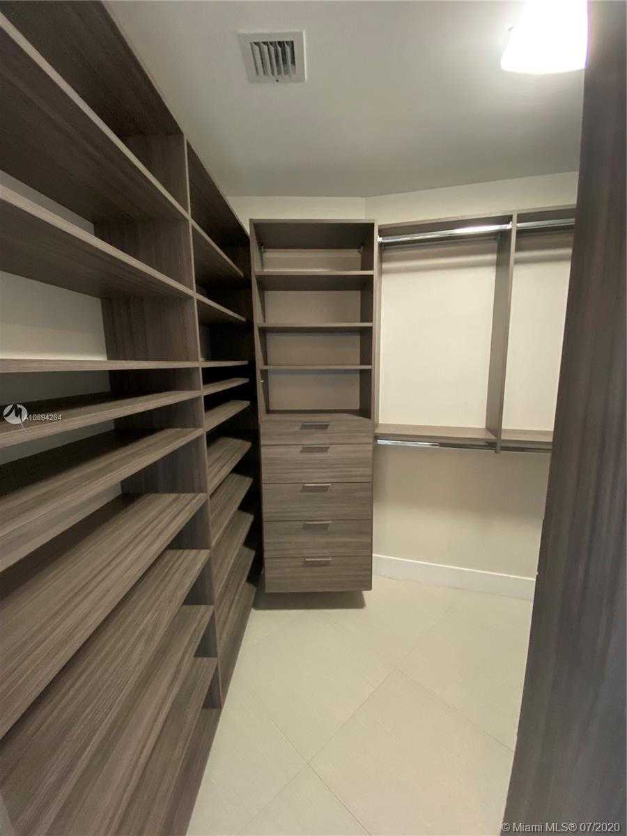 Small Image of 2020 NORTH BAYSHORE DR #3410, Miami Number 17