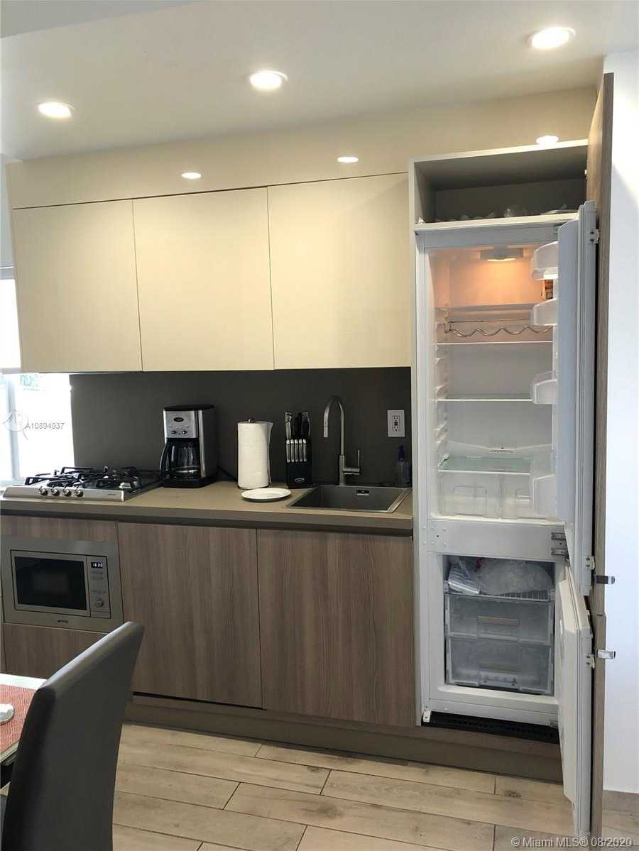 Small Image of 335 OCEAN DR #132, Miami Beach Number 3