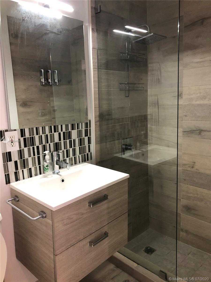 Small Image of 335 OCEAN DR #132, Miami Beach Number 36