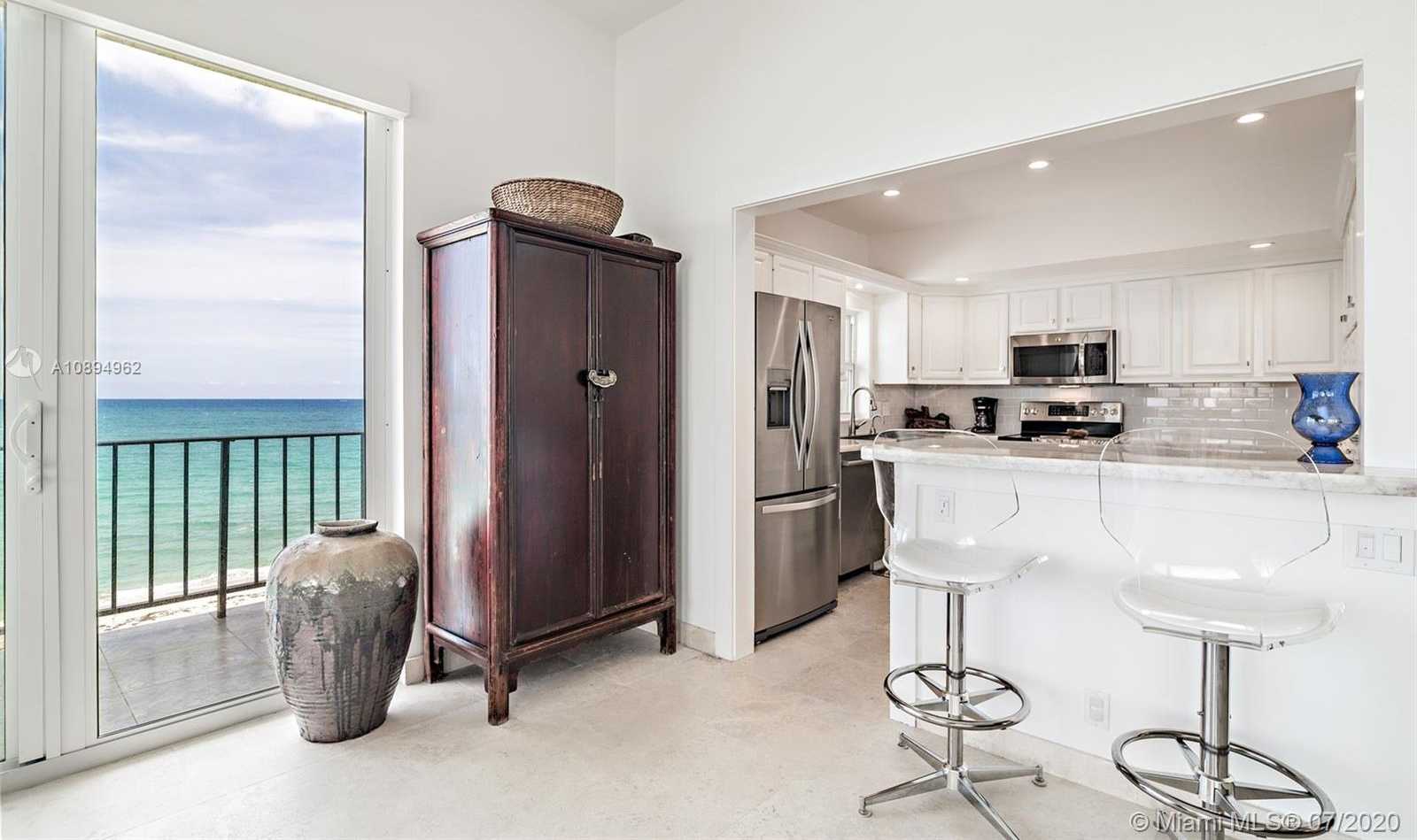 Small Image of 300 BEACH RD #408, Tequesta Number 4