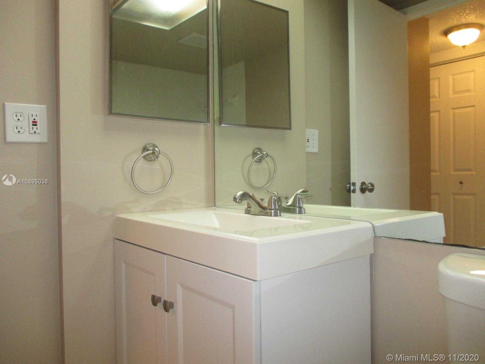 Small Image of 251 174TH ST #2211, Sunny Isles Beach Number 5