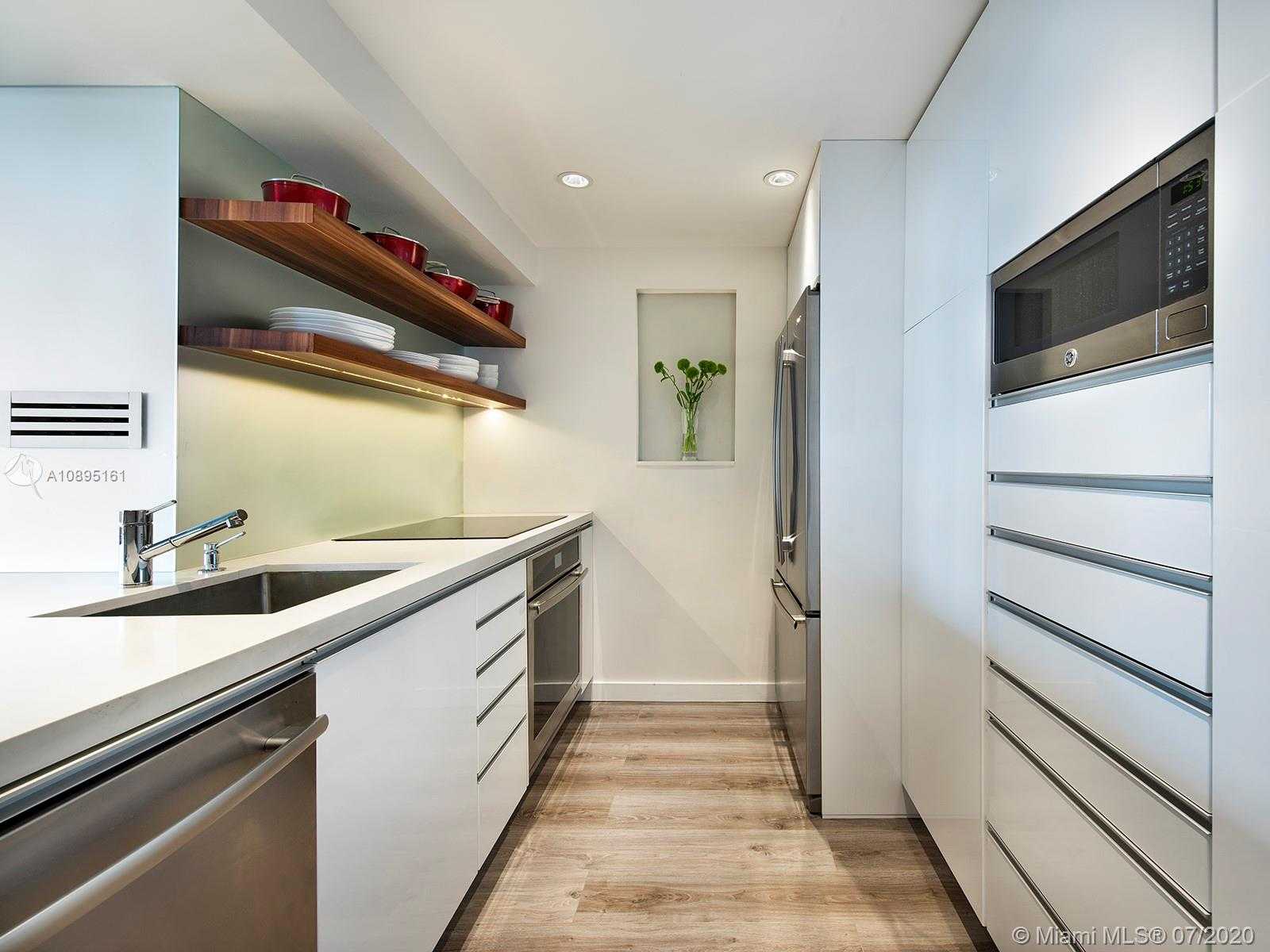Small Image of 1200 WEST AVE #615, Miami Beach Number 4