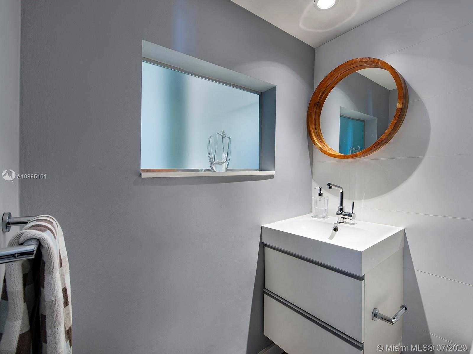 Small Image of 1200 WEST AVE #615, Miami Beach Number 6