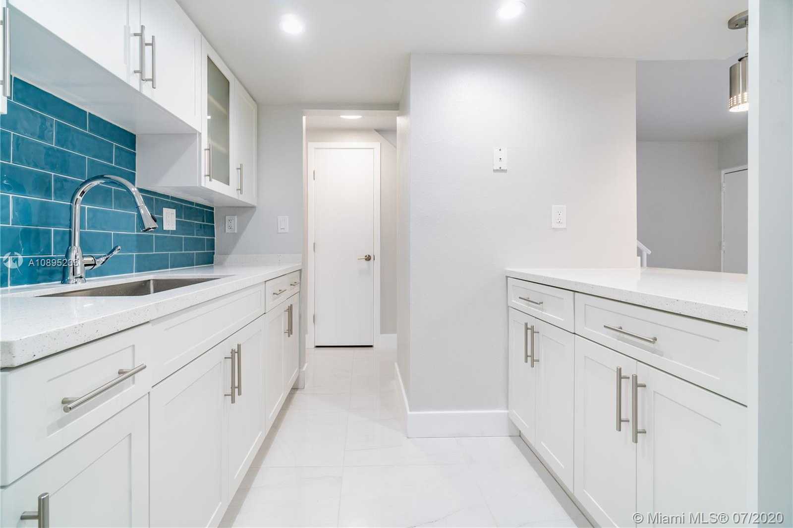 Small Image of 425 GRAPETREE DR #201, Key Biscayne Number 12