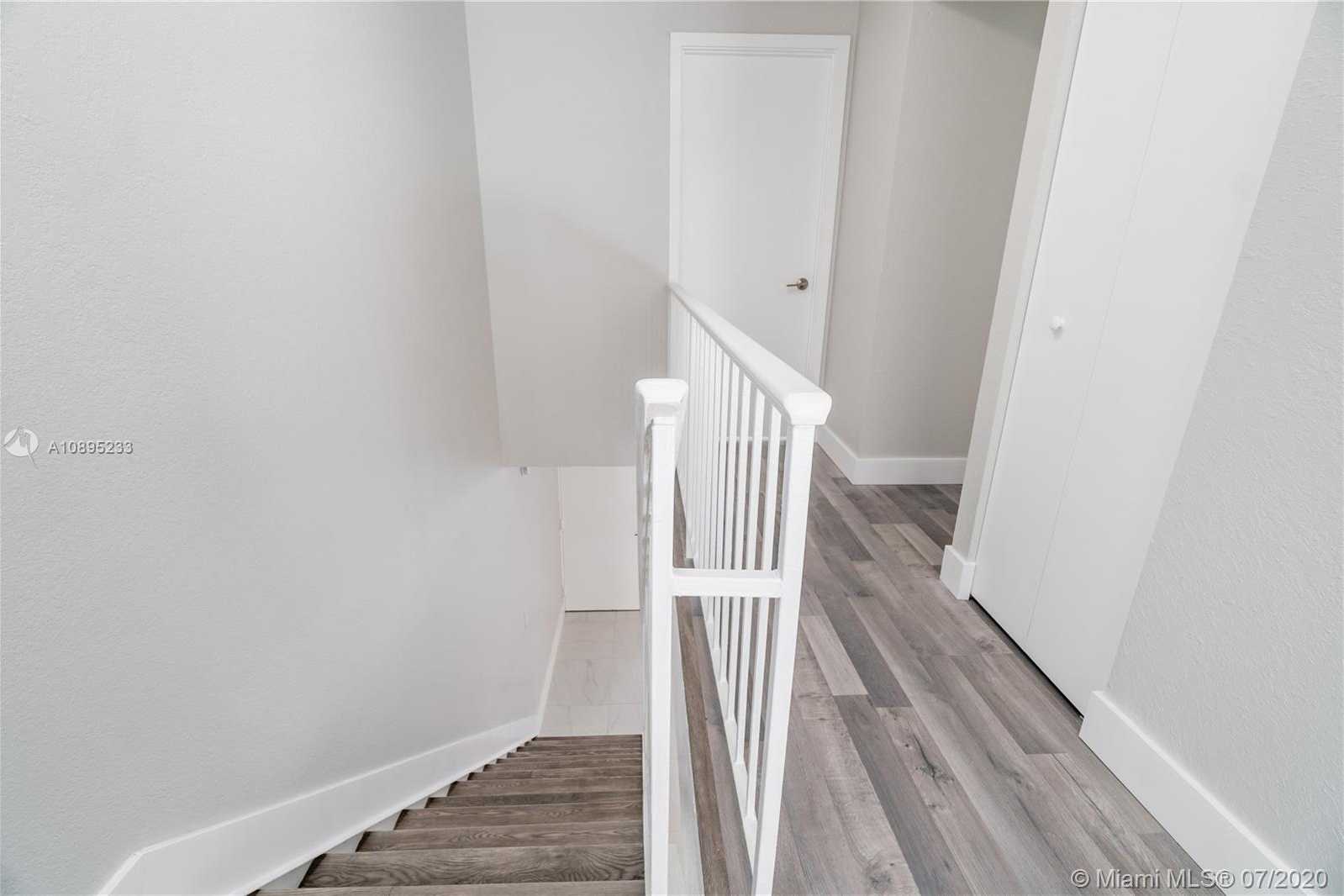 Small Image of 425 GRAPETREE DR #201, Key Biscayne Number 18