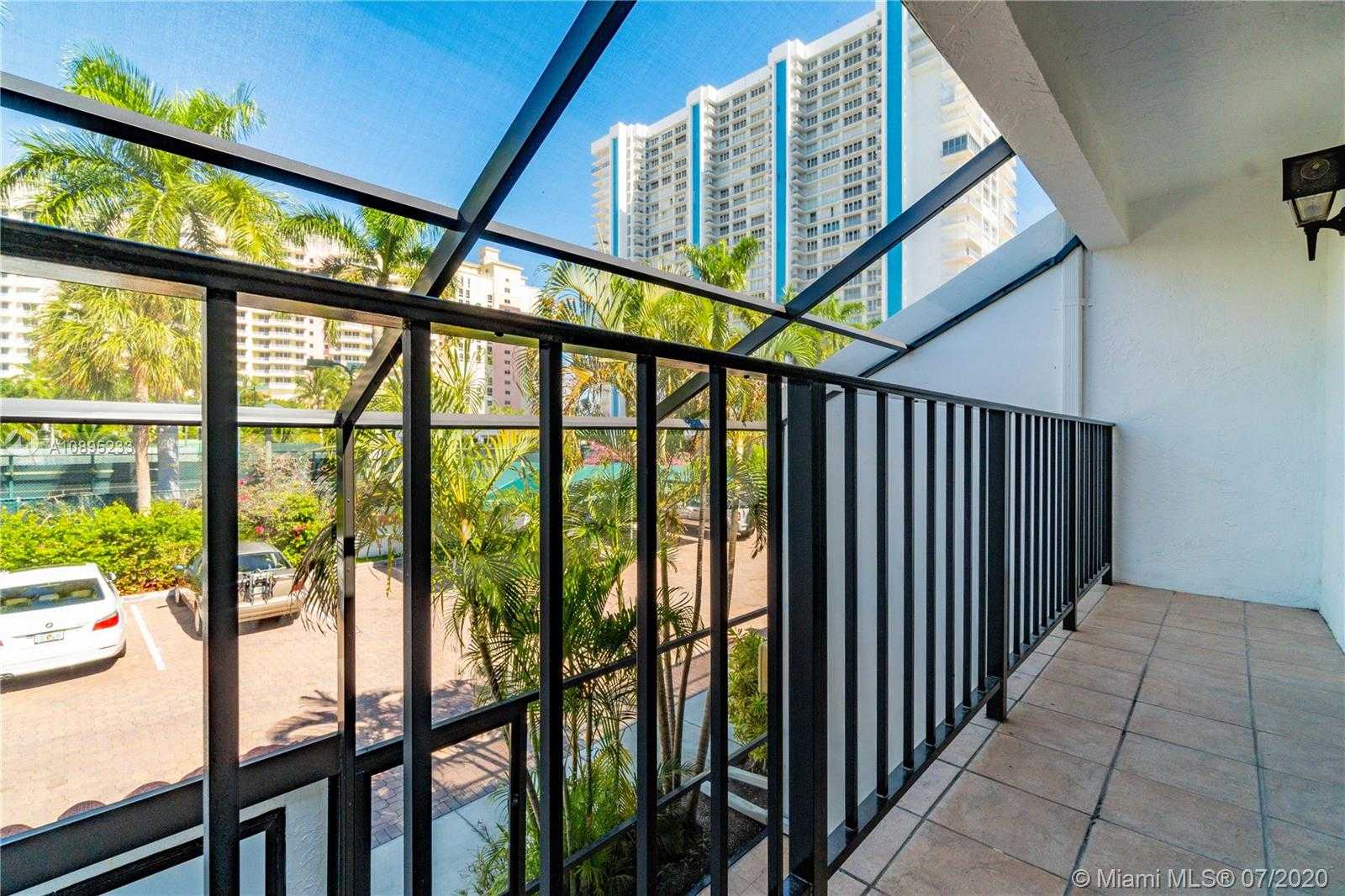Small Image of 425 GRAPETREE DR #201, Key Biscayne Number 25