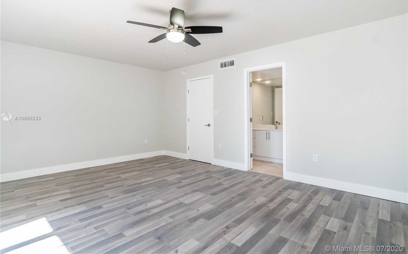 Small Image of 425 GRAPETREE DR #201, Key Biscayne Number 29