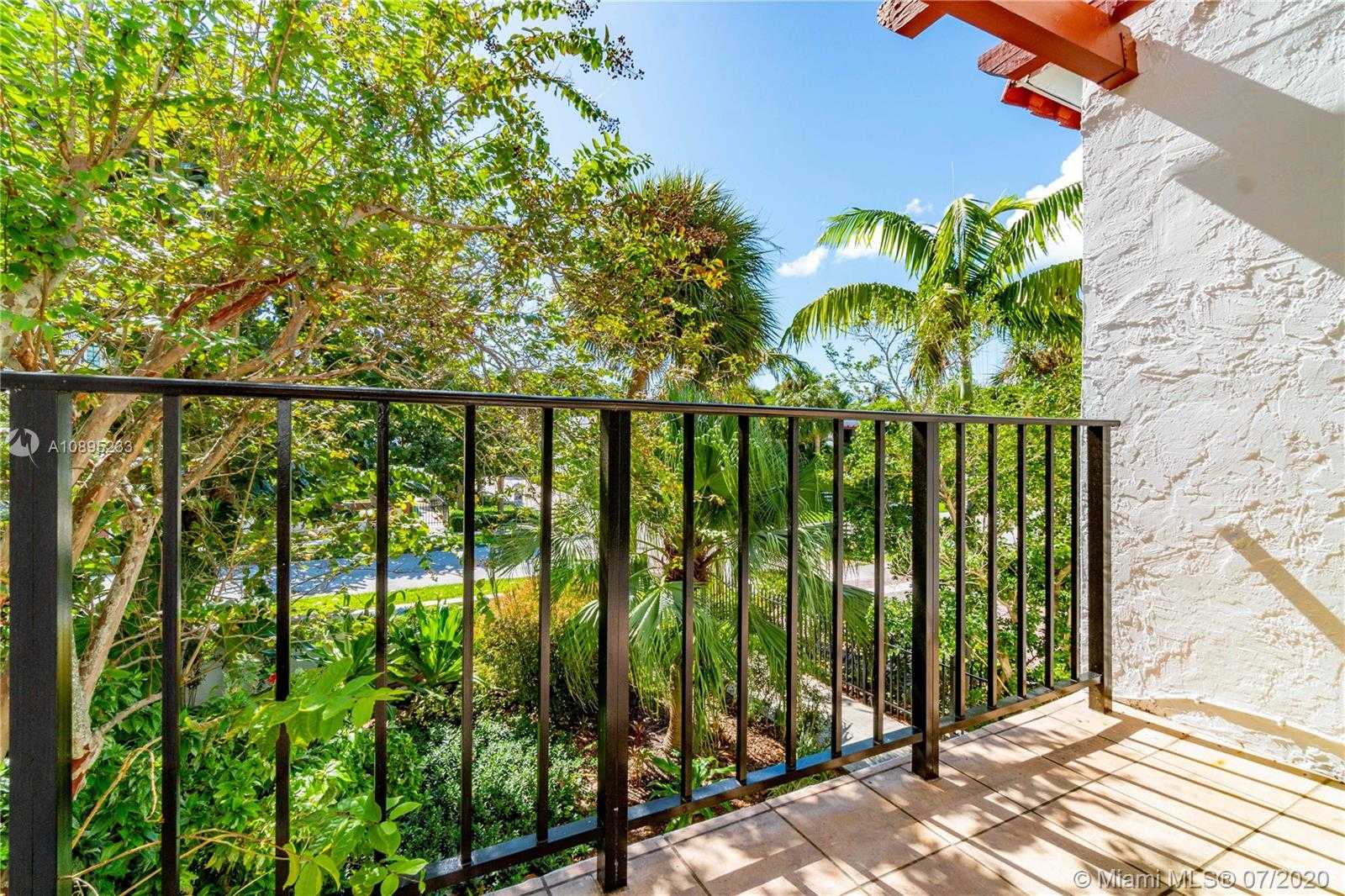 Small Image of 425 GRAPETREE DR #201, Key Biscayne Number 32
