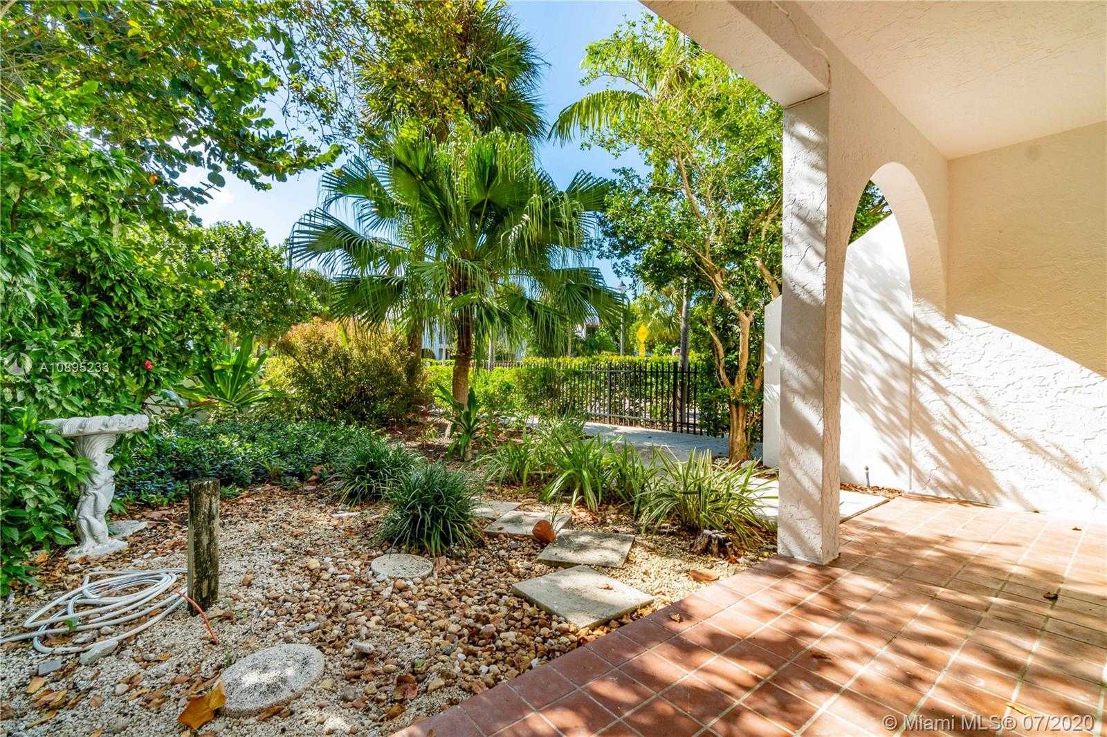 Small Image of 425 GRAPETREE DR #201, Key Biscayne Number 35