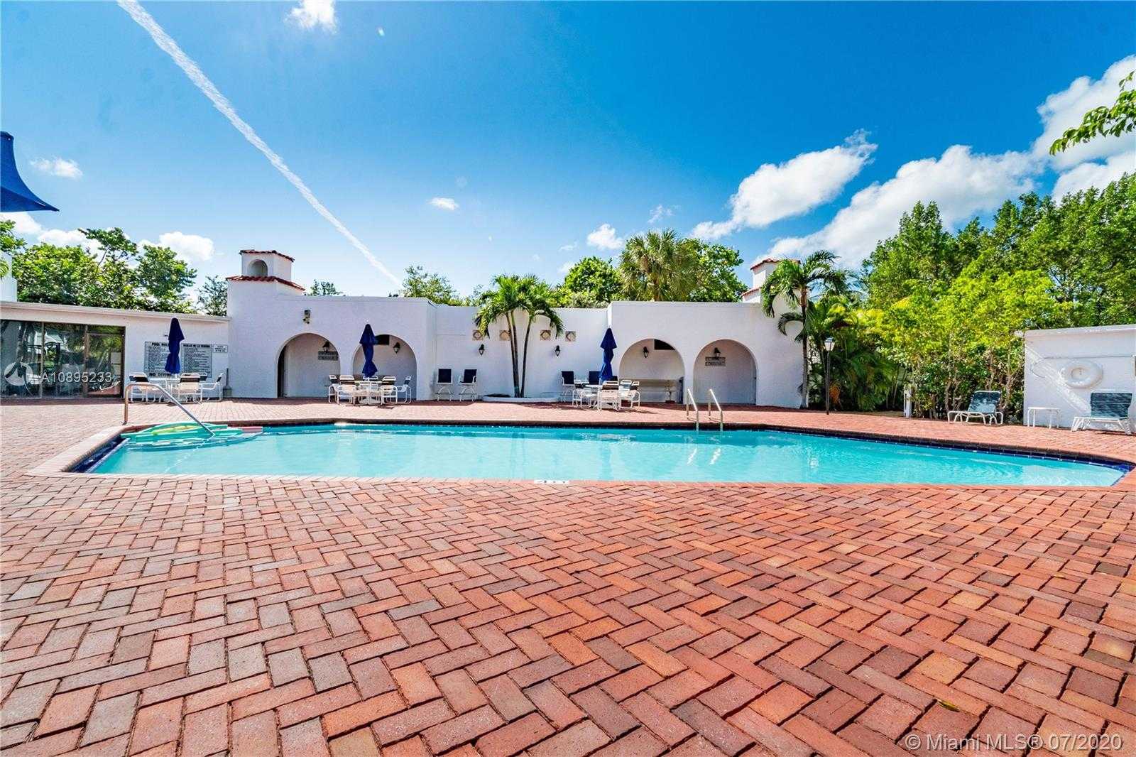 Small Image of 425 GRAPETREE DR #201, Key Biscayne Number 38