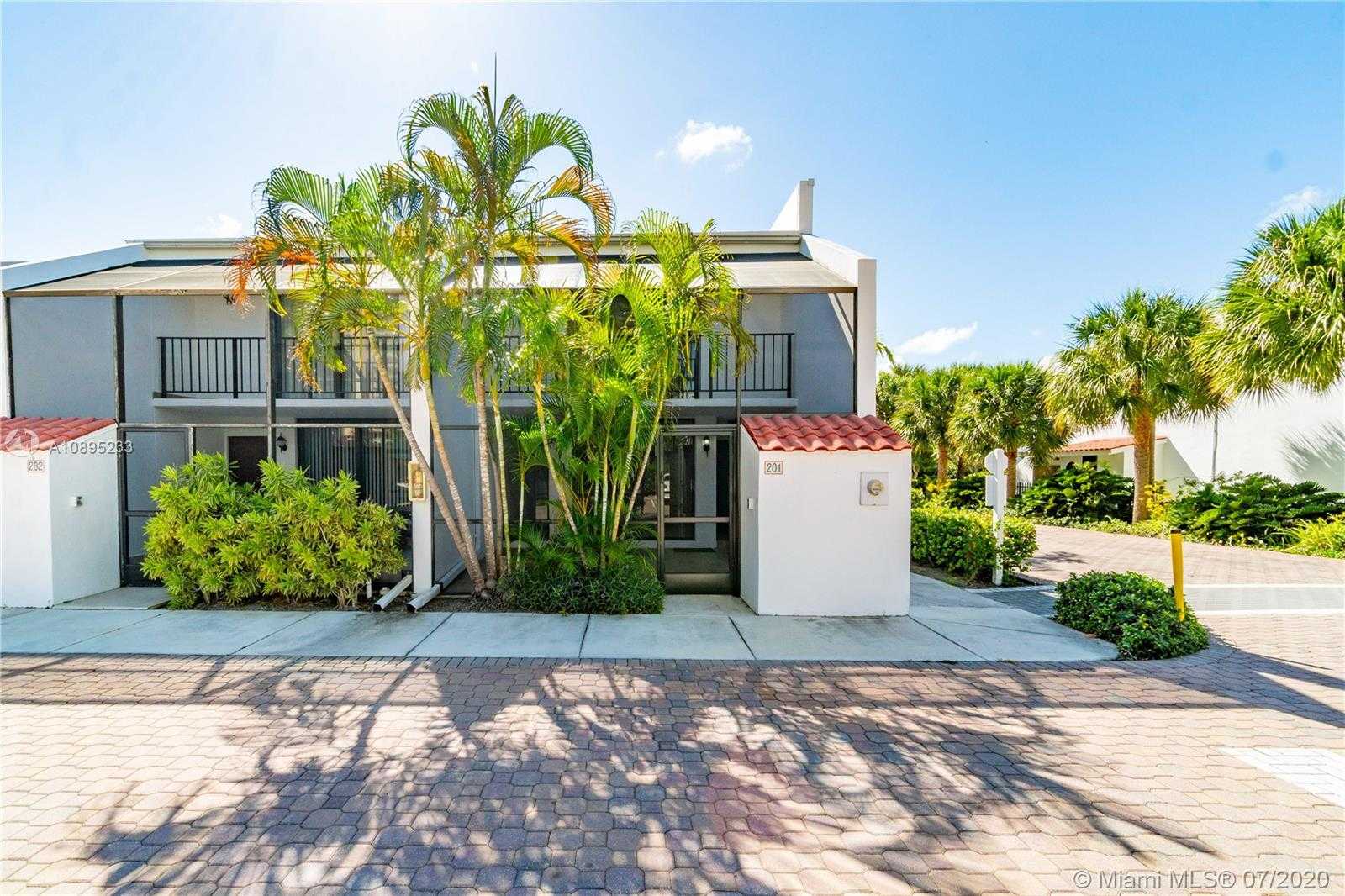 Small Image of 425 GRAPETREE DR #201, Key Biscayne Number 4