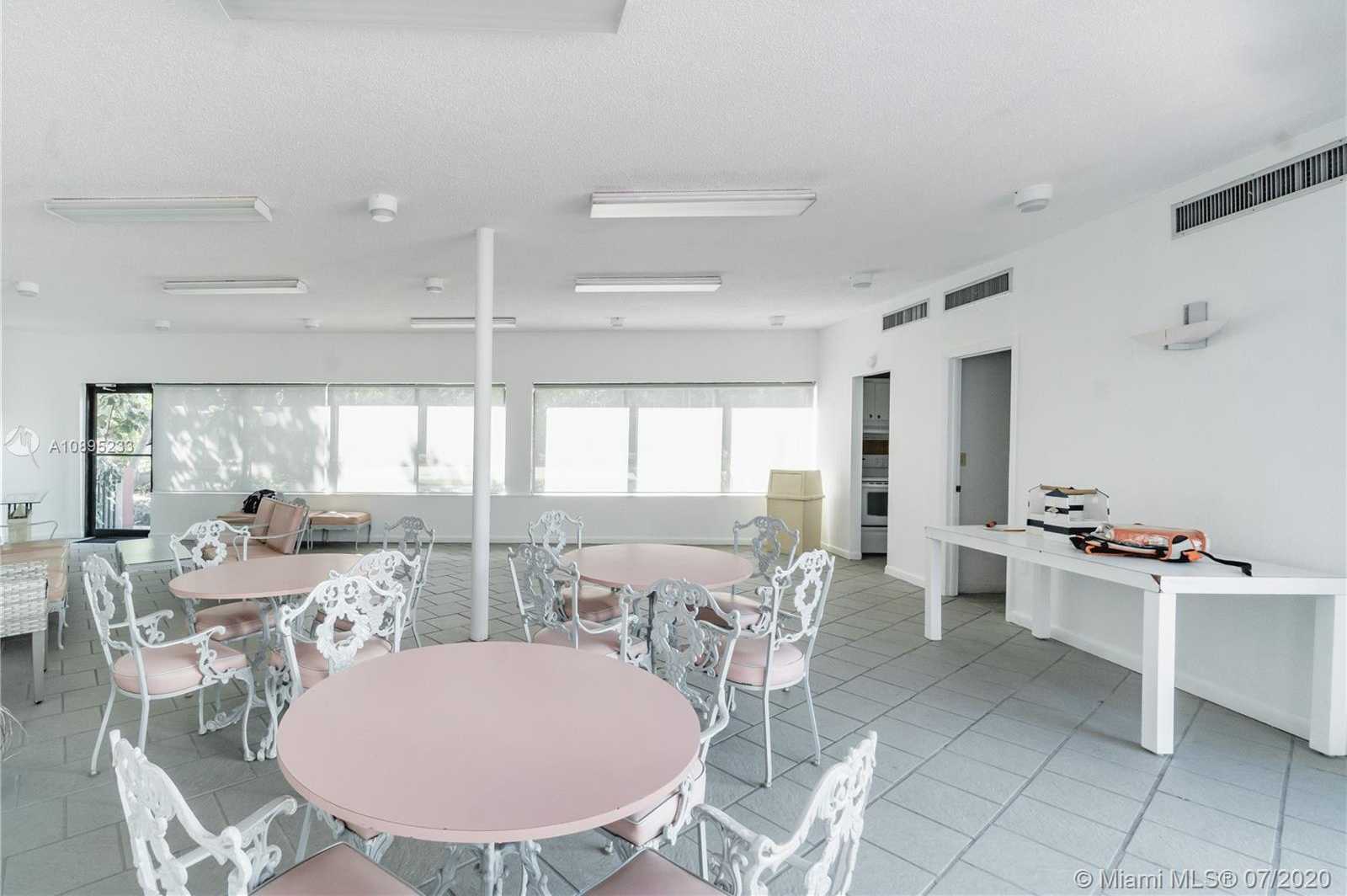 Small Image of 425 GRAPETREE DR #201, Key Biscayne Number 42