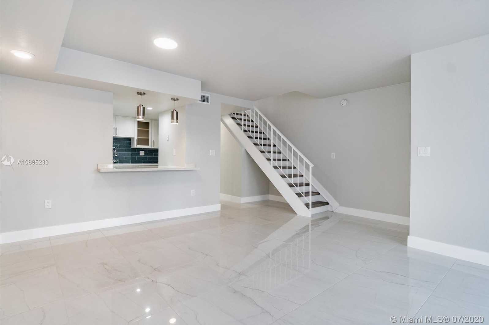 Small Image of 425 GRAPETREE DR #201, Key Biscayne Number 7