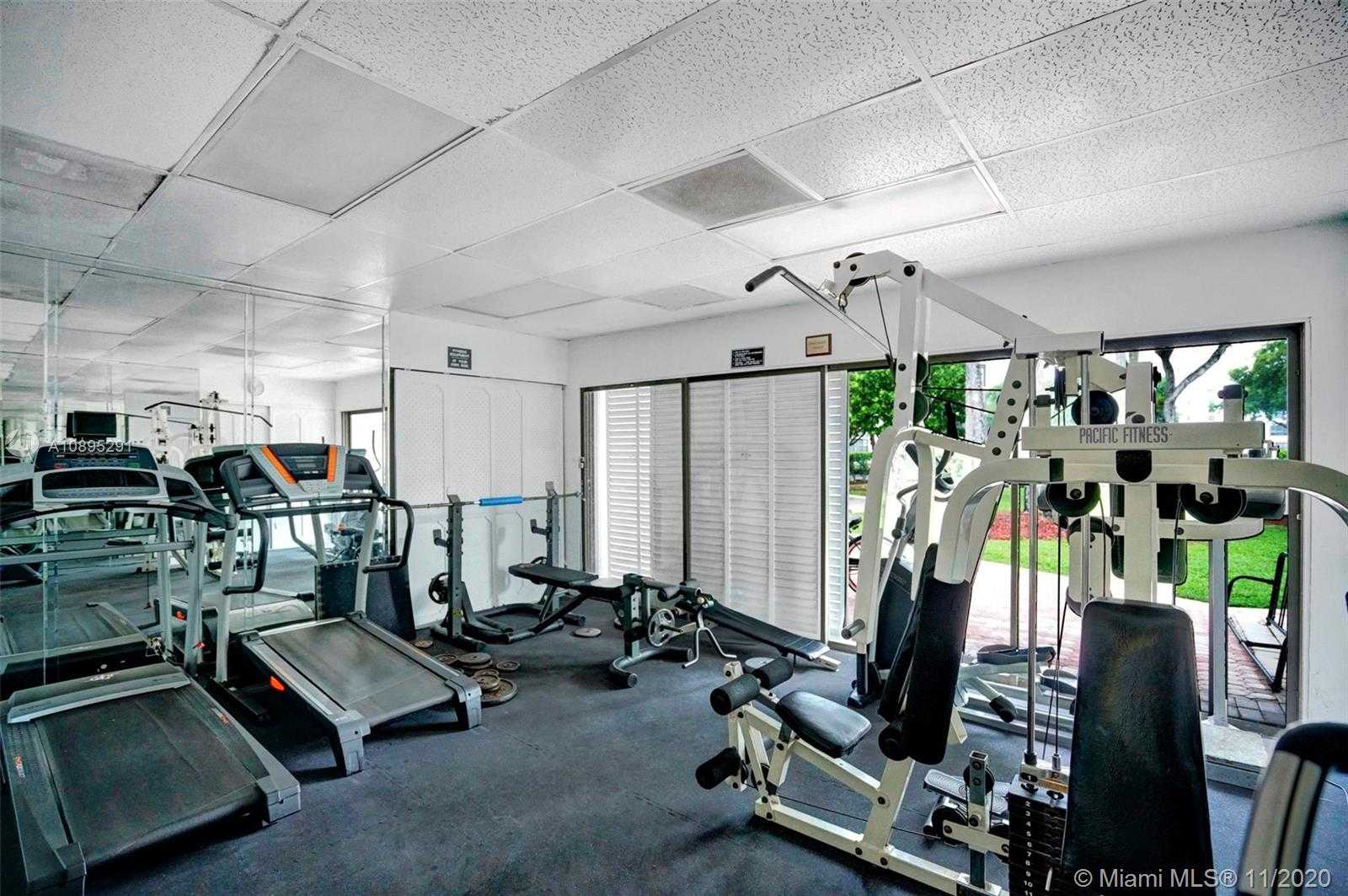 Small Image of 20400 WEST COUNTRY CLUB DR #816, Aventura Number 12