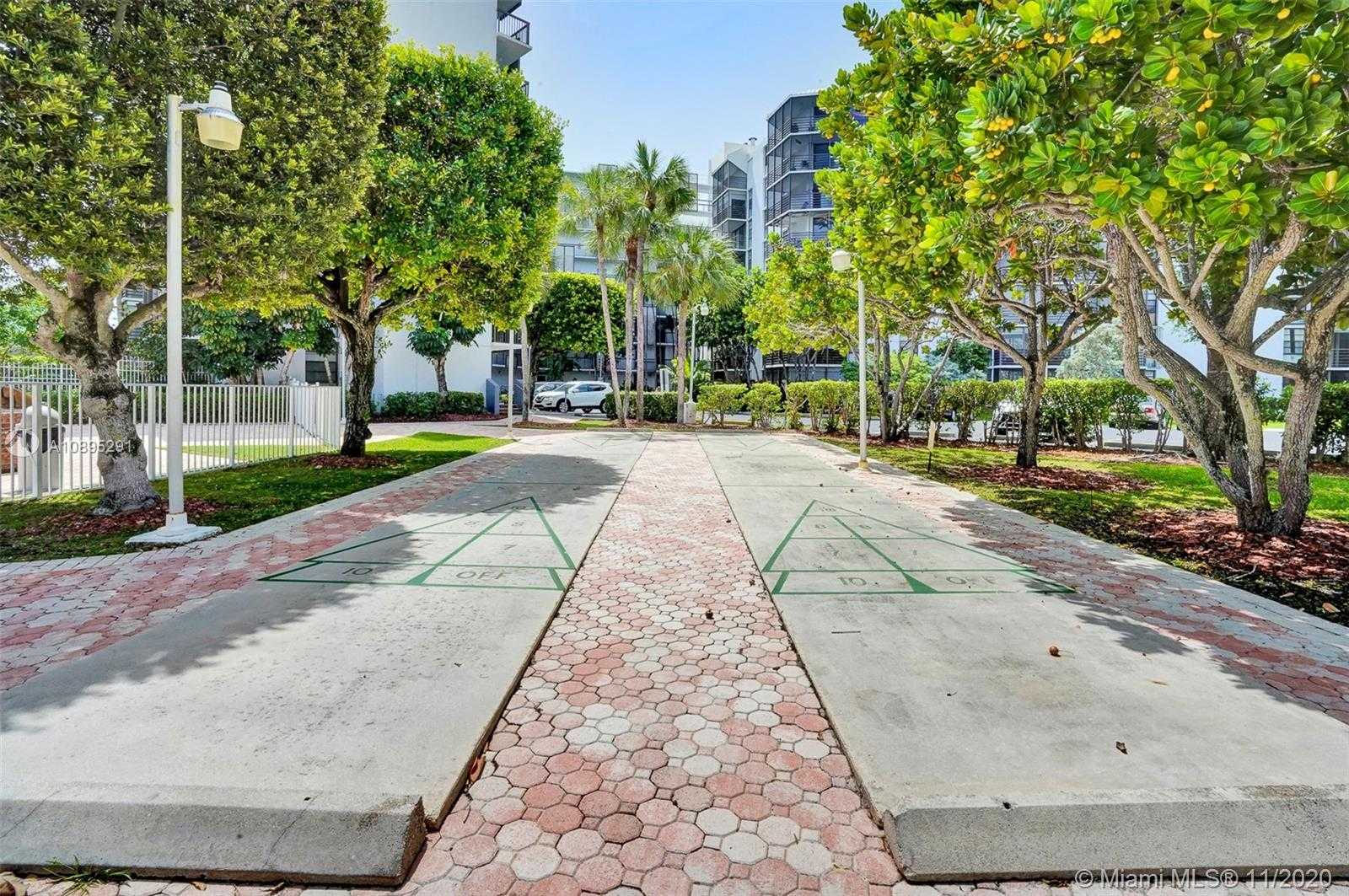 Small Image of 20400 WEST COUNTRY CLUB DR #816, Aventura Number 14