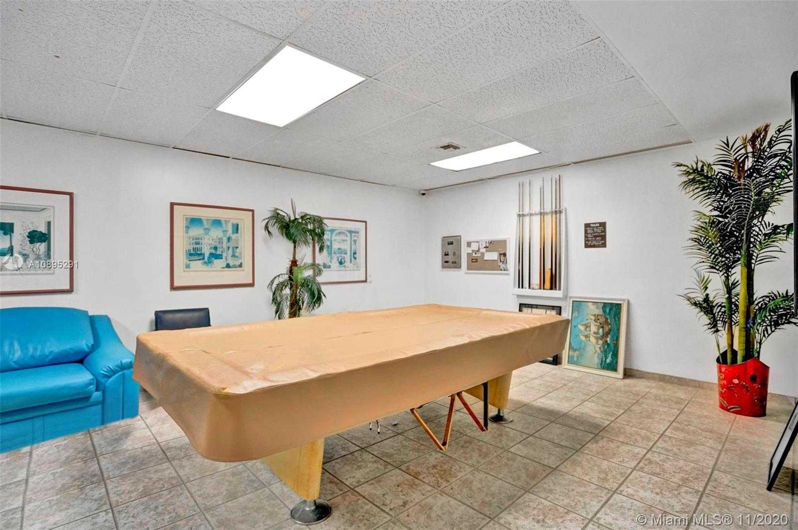 Small Image of 20400 WEST COUNTRY CLUB DR #816, Aventura Number 15
