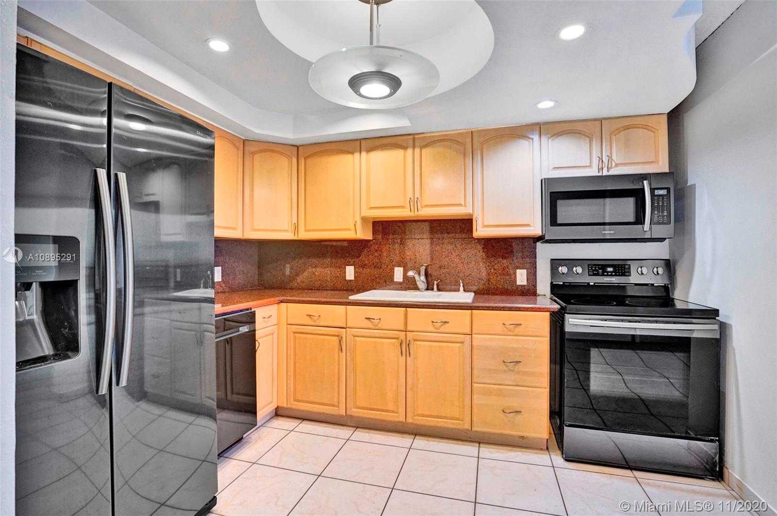 Small Image of 20400 WEST COUNTRY CLUB DR #816, Aventura Number 2