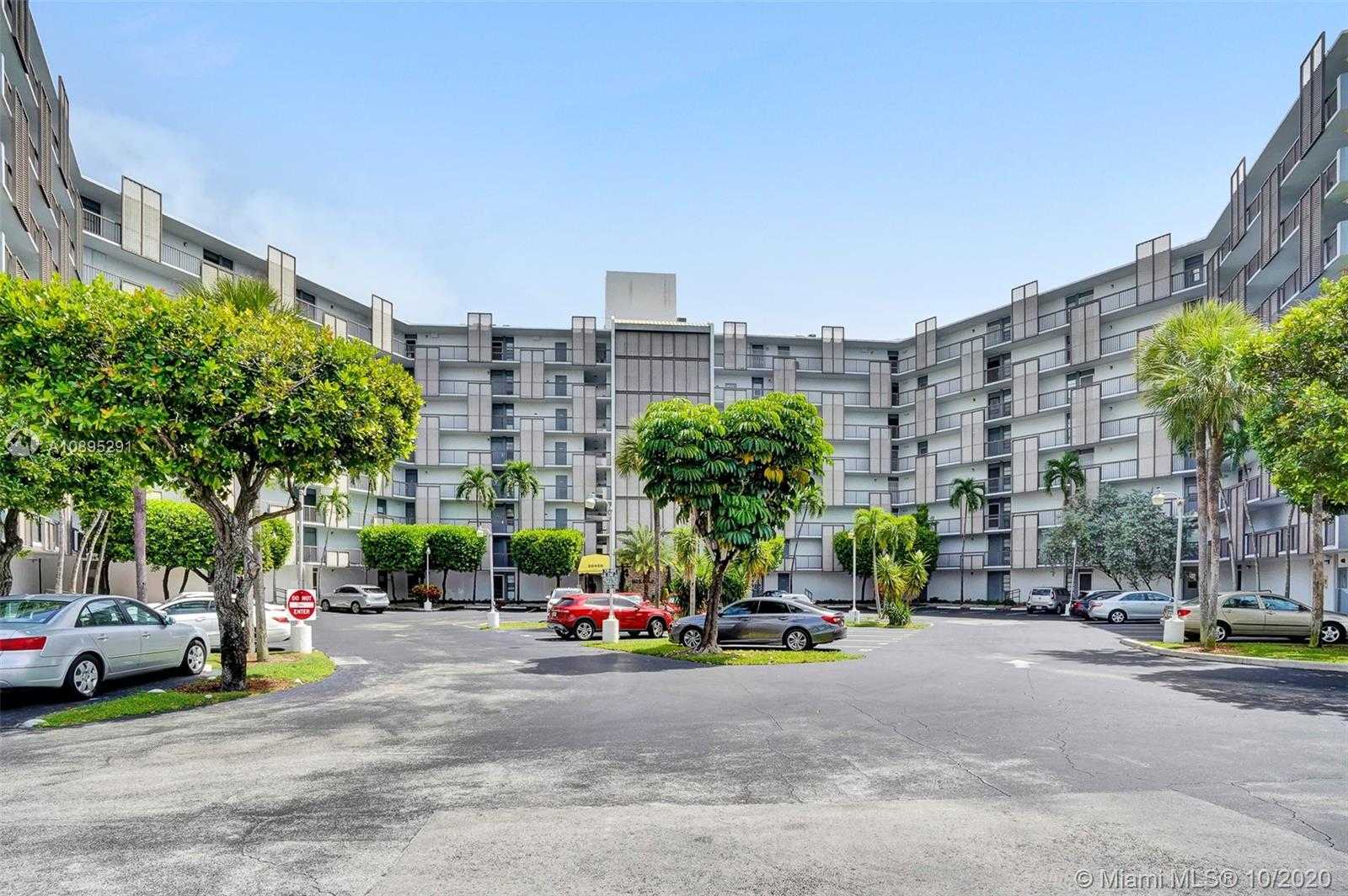 Small Image of 20400 WEST COUNTRY CLUB DR #816, Aventura Number 22