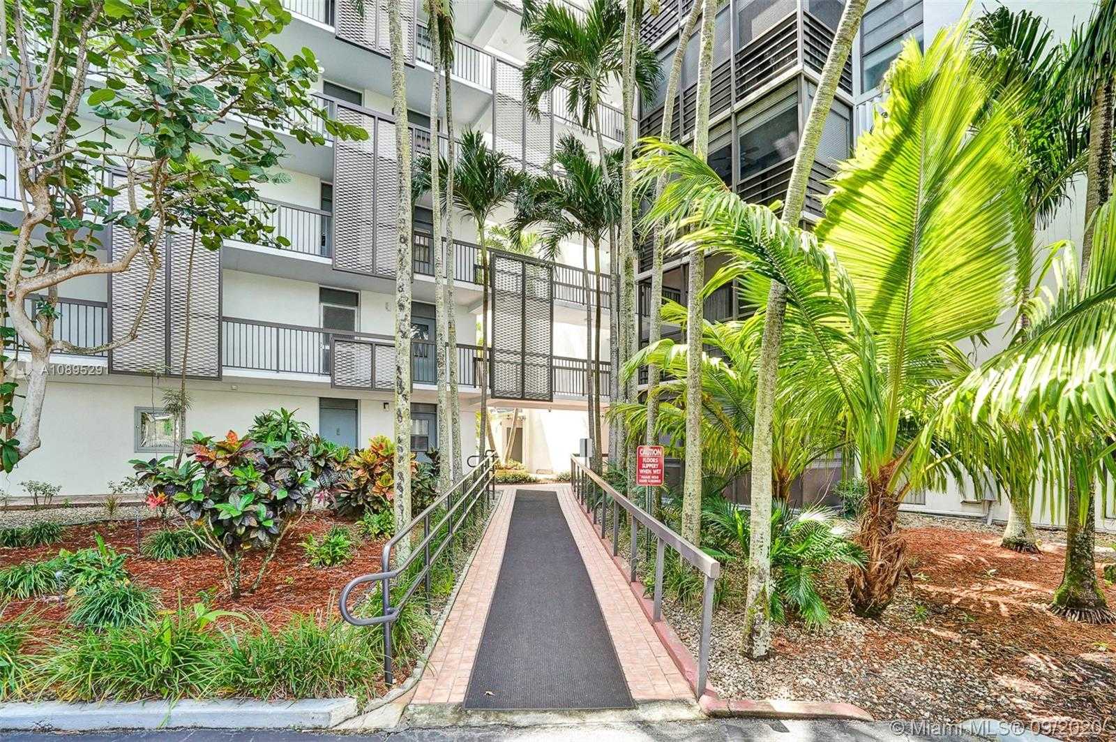 Small Image of 20400 WEST COUNTRY CLUB DR #816, Aventura Number 26