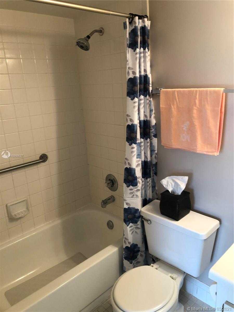 Small Image of 1551 SOUTH WEST 135TH TER #406G, Pembroke Pines Number 16