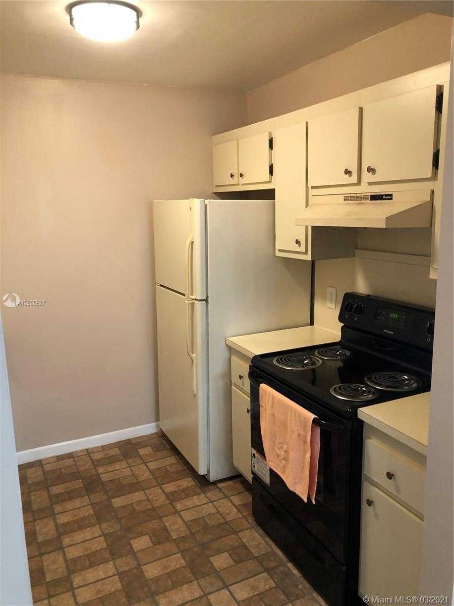 Small Image of 1551 SOUTH WEST 135TH TER #406G, Pembroke Pines Number 19