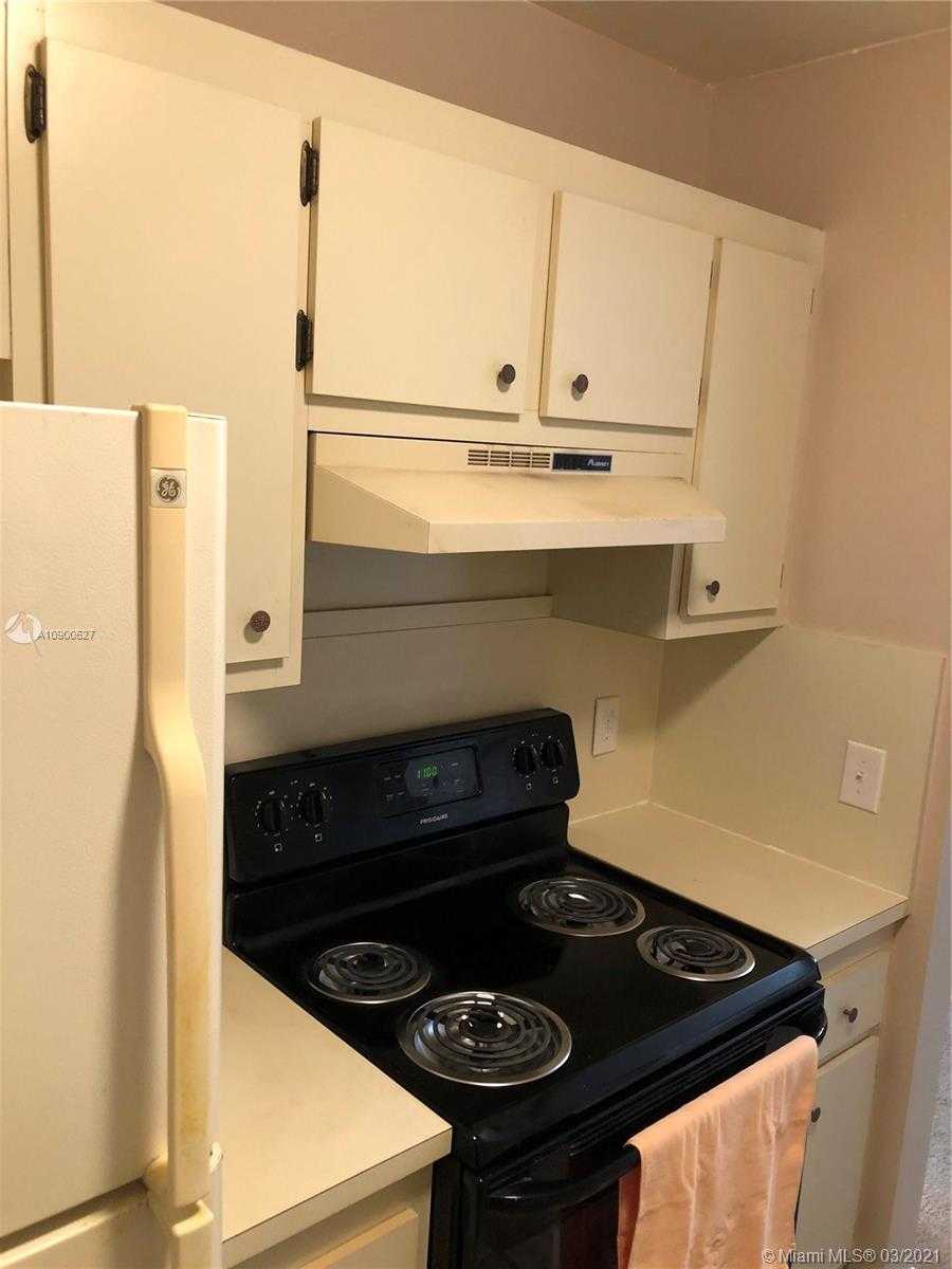 Small Image of 1551 SOUTH WEST 135TH TER #406G, Pembroke Pines Number 23
