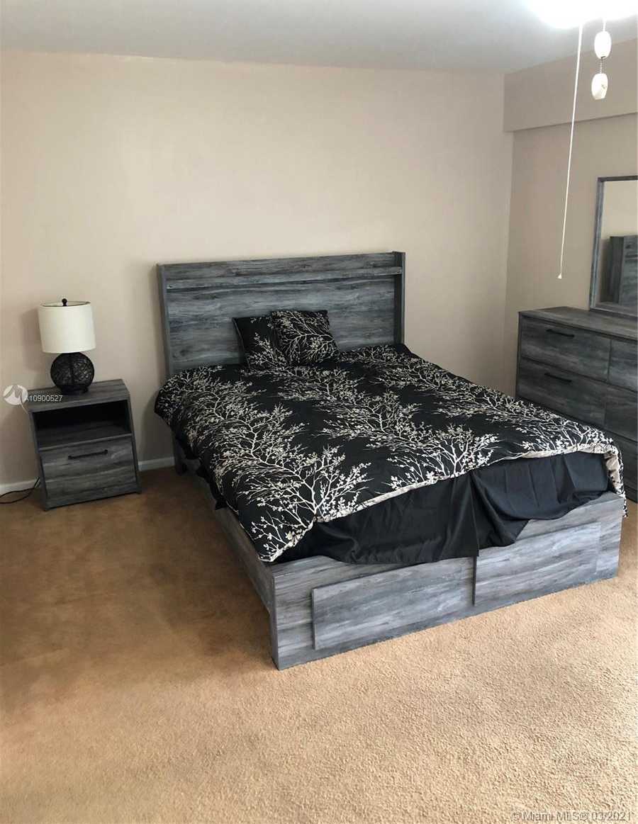 Small Image of 1551 SOUTH WEST 135TH TER #406G, Pembroke Pines Number 25