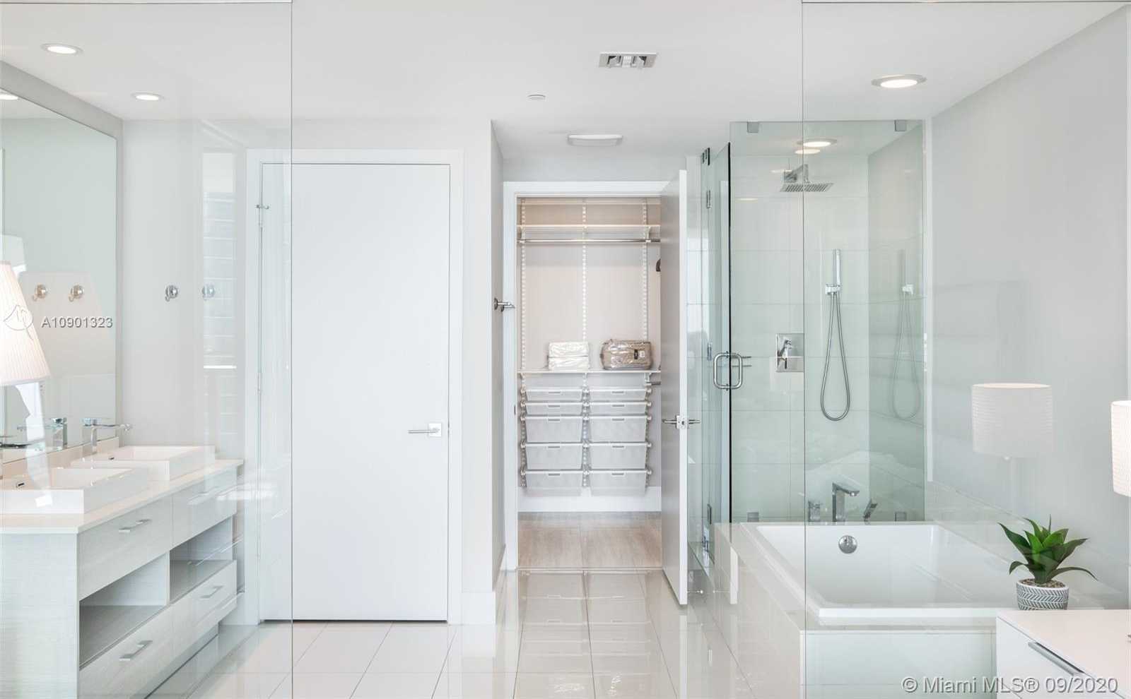 Small Image of 650 NORTH EAST 32ND ST #3903, Miami Number 9