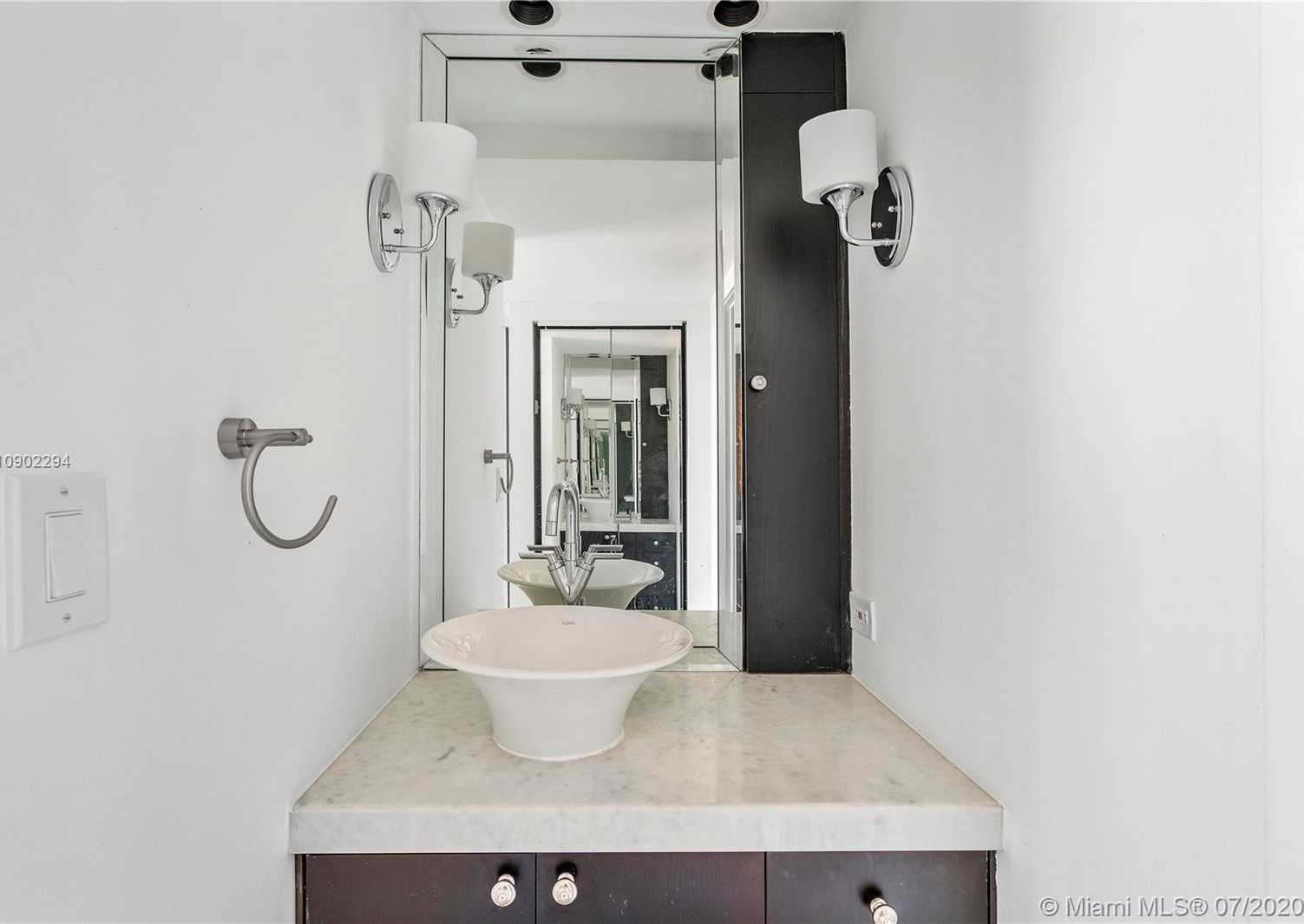 Small Image of 19707 TURNBERRY WAY #PH-C, Aventura Number 10