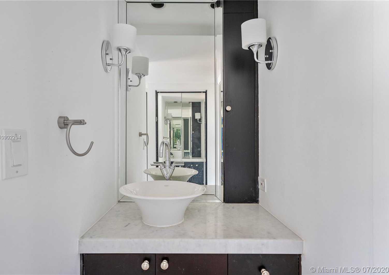 Small Image of 19707 TURNBERRY WAY #PH-C, Aventura Number 11