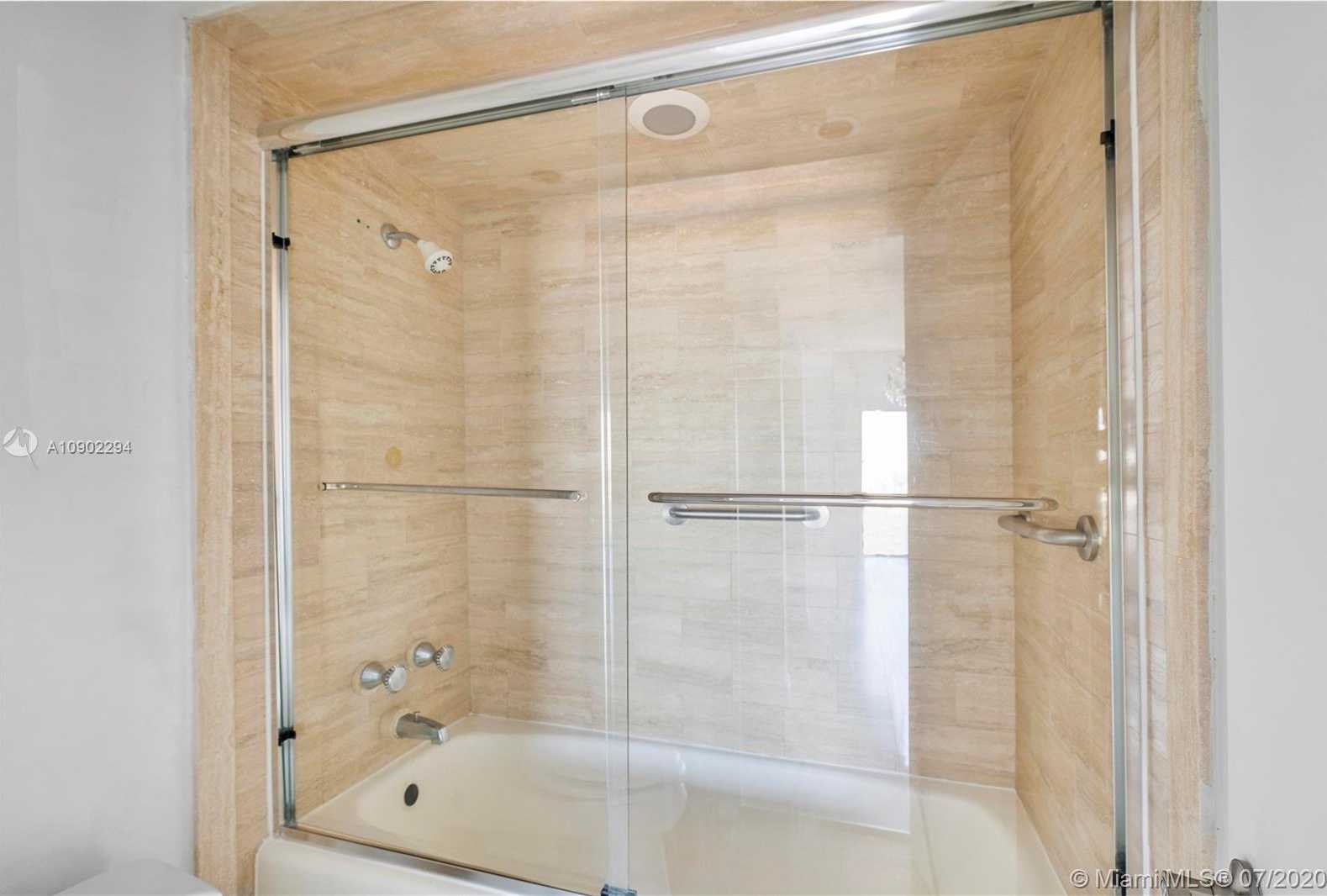 Small Image of 19707 TURNBERRY WAY #PH-C, Aventura Number 12