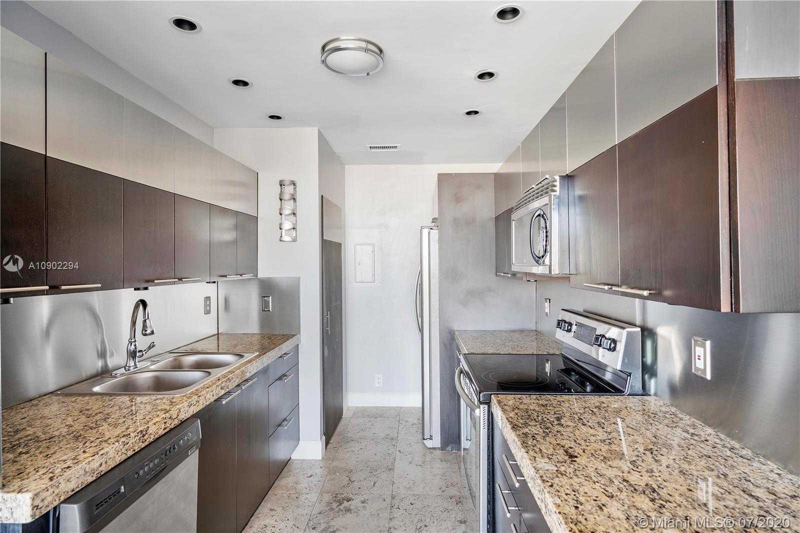 Small Image of 19707 TURNBERRY WAY #PH-C, Aventura Number 4