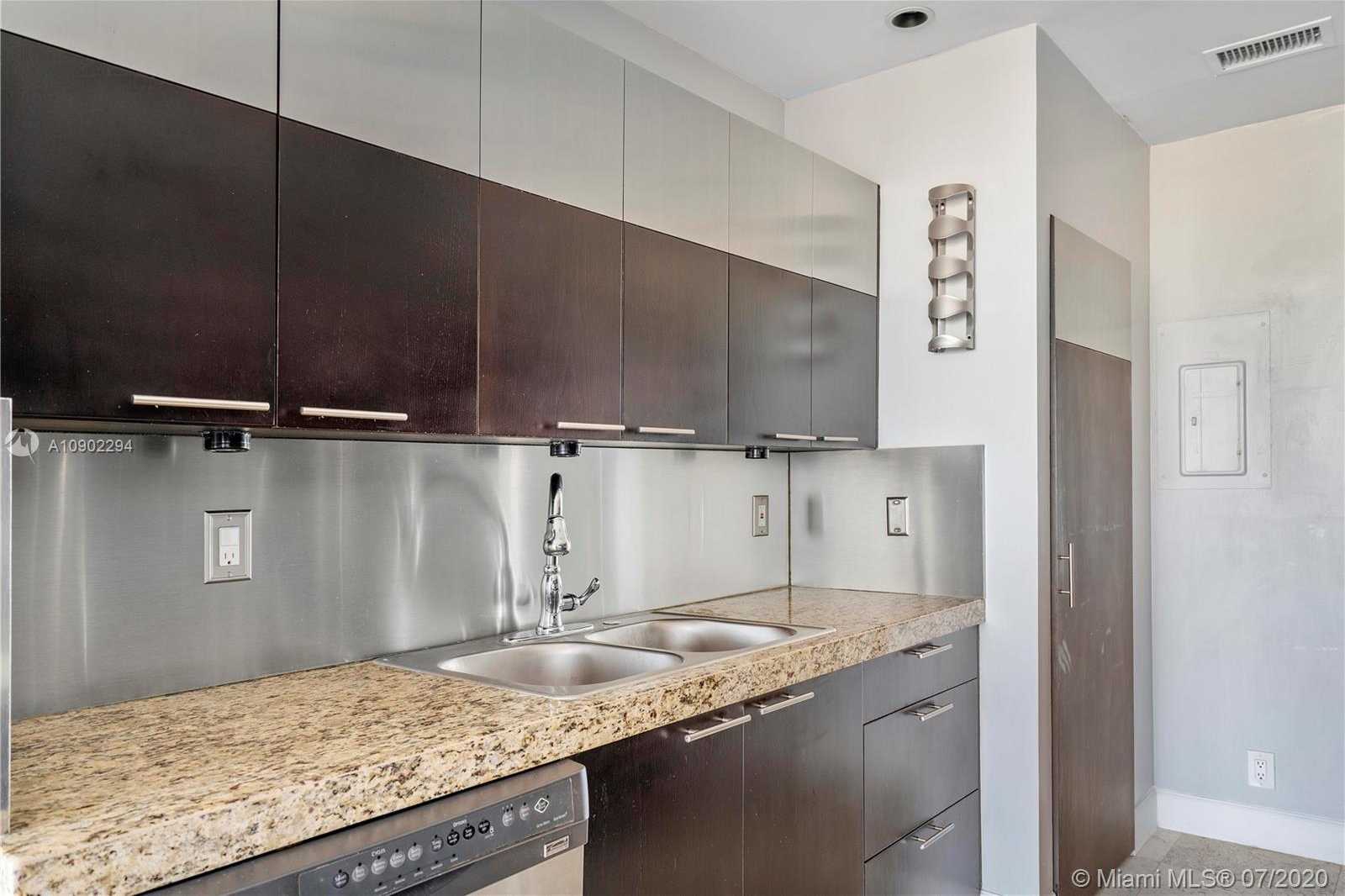 Small Image of 19707 TURNBERRY WAY #PH-C, Aventura Number 5