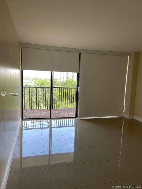 Small Image of 3101 N Country Club Dr, Aventura, FL 33180, USA Number 33