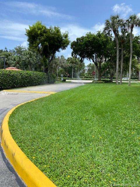 Small Image of 3101 N Country Club Dr, Aventura, FL 33180, USA Number 36